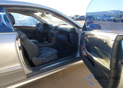 2005 Mercedes-Benz Clk 500 z USA, uszkodzony, nr VIN WDBTJ75J15F135012